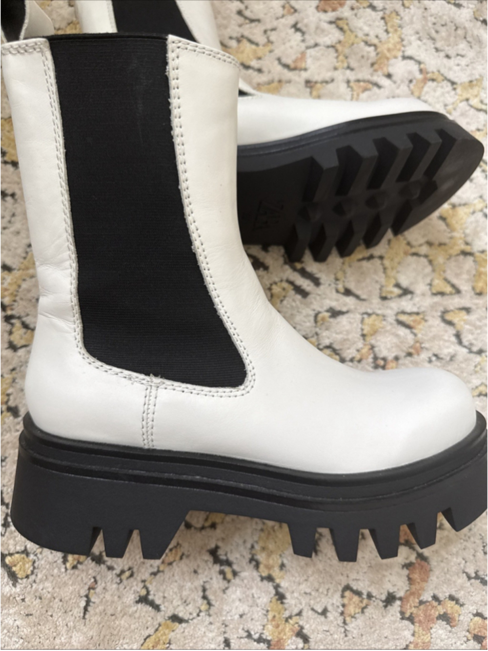 Zara Leather Ankle Boots Cream Off White Low Heel Size 6 - Picture 2 of 8